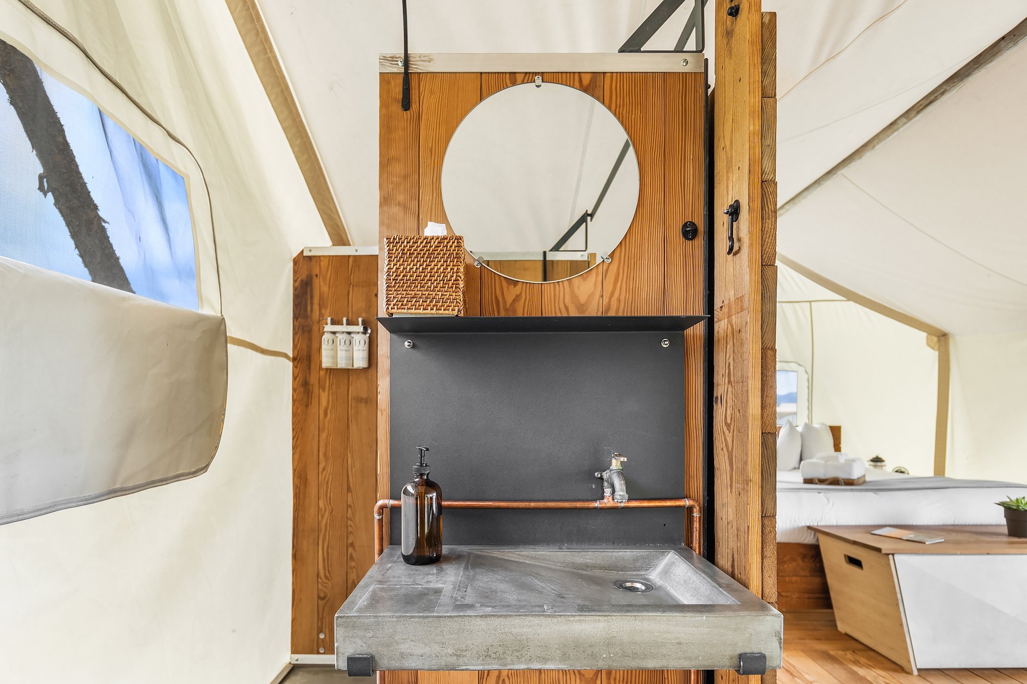 Under Canvas Yellowstone 32/34