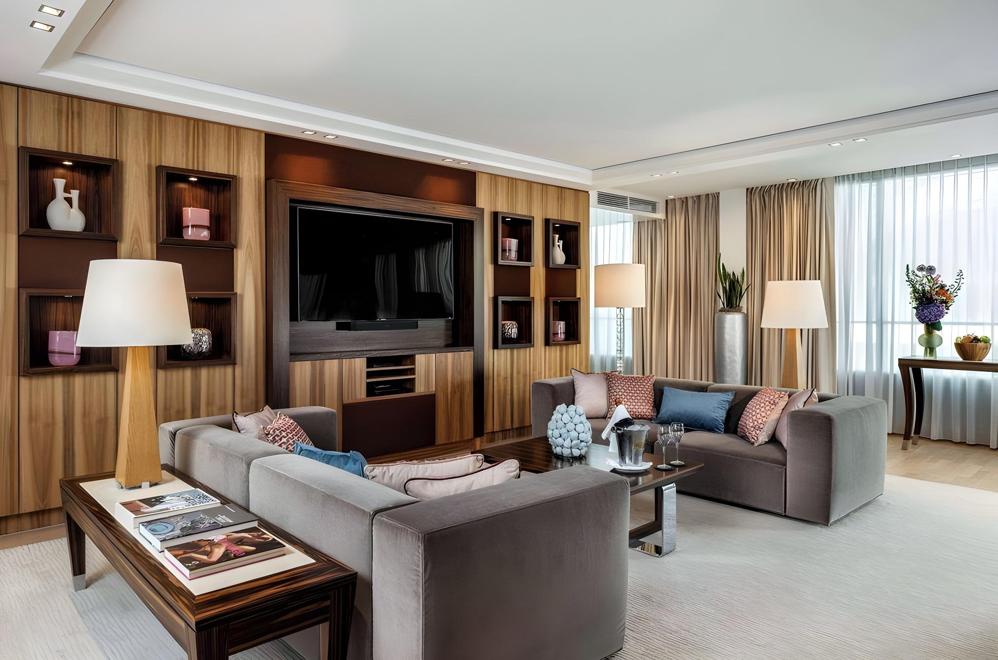Signature, Hommage, Suite, City View, Patio