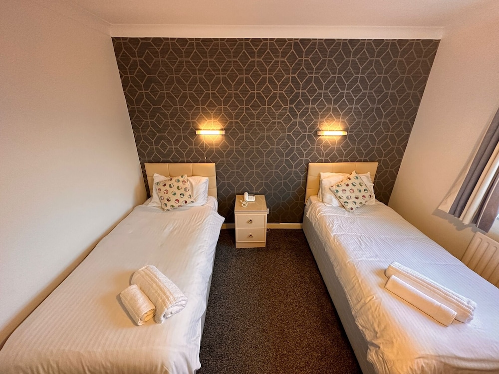 Pine Lodge Hotel & Restaurant Mansfield 14/48