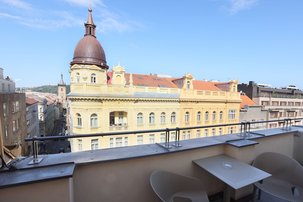 Amarilis Jerome Hotel 2/57