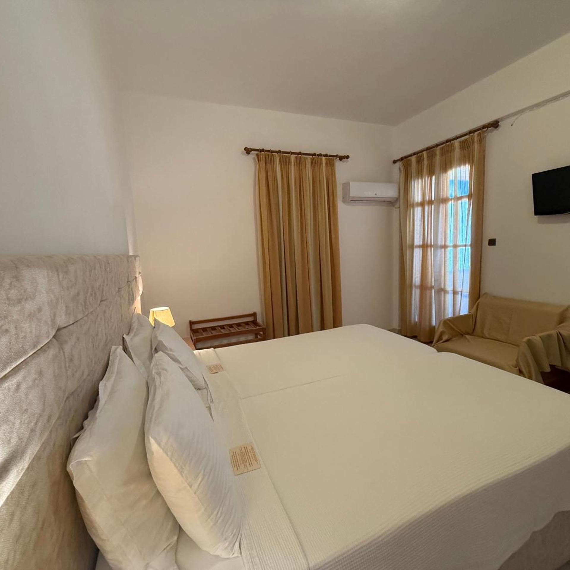 ASTERI(STAR)HOTEL 10/53