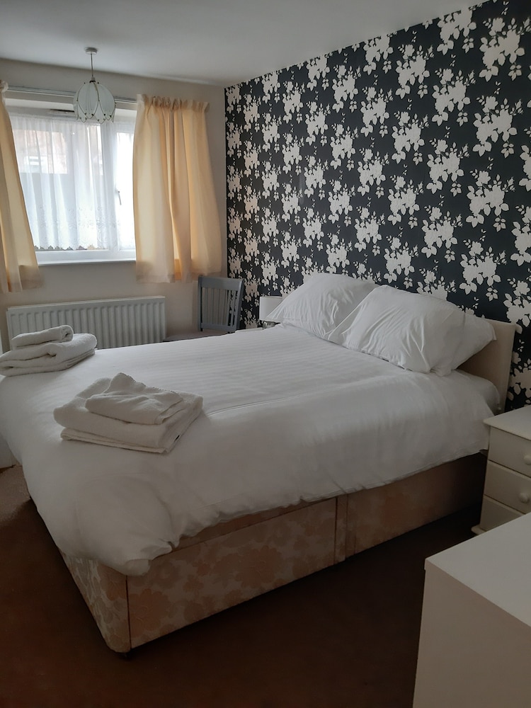 North Parade Seafront Accommodation 11/50