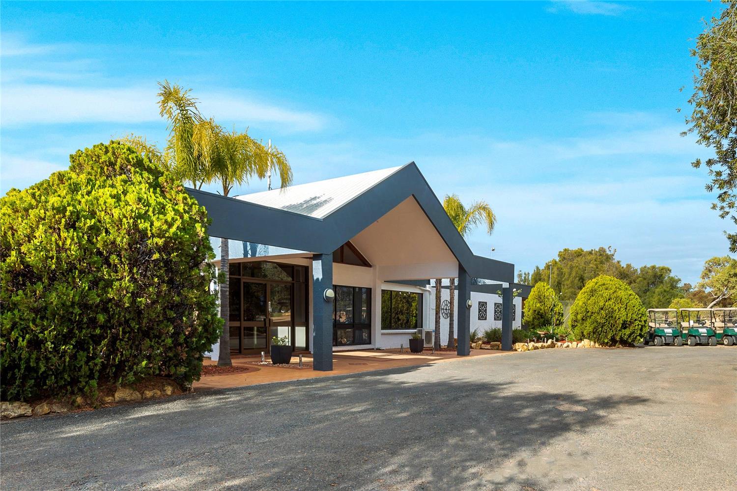 Comfort Inn & Suites Riverland 4/27