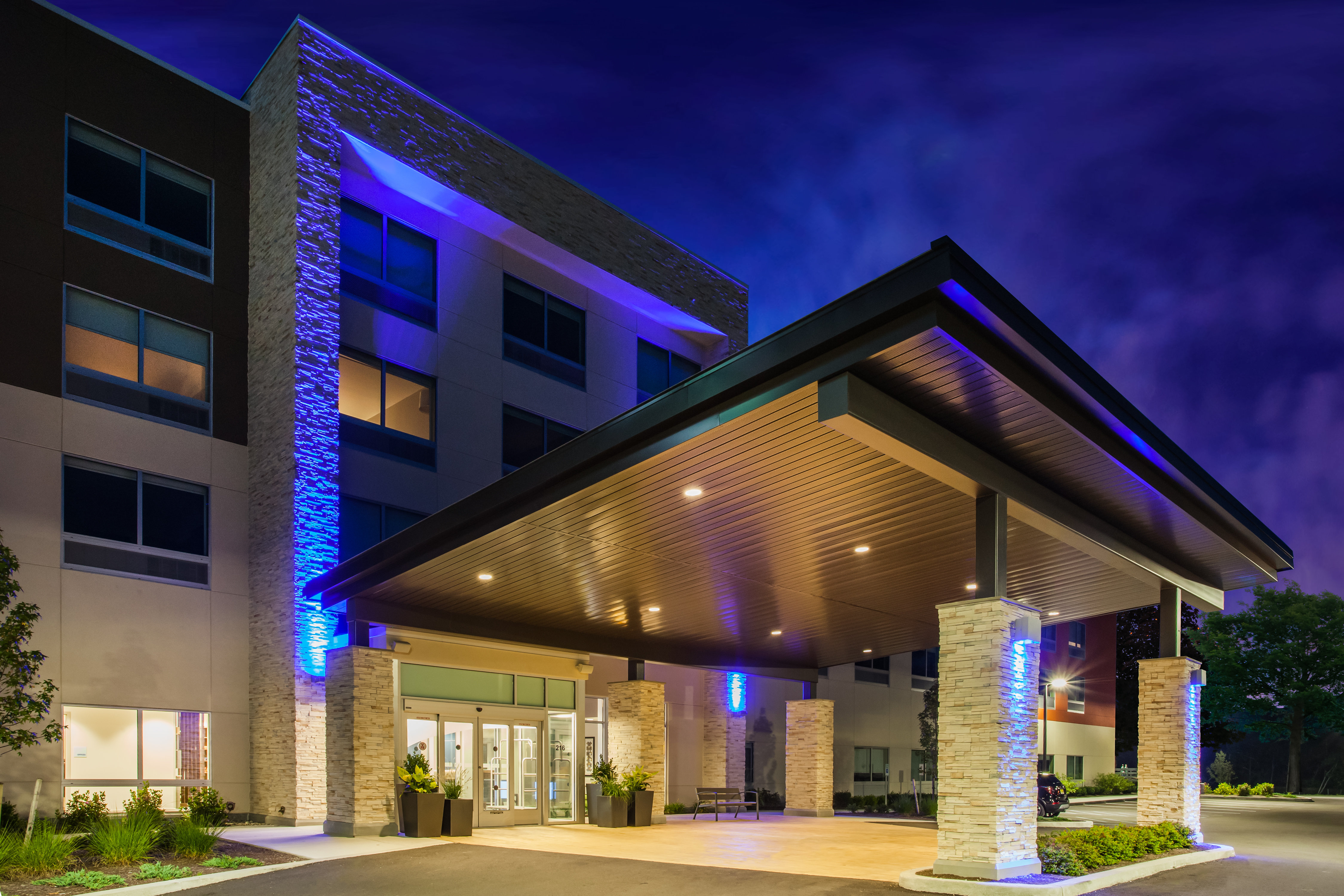 Holiday Inn Express & Suites Queensbury - Lake George Area 2/71