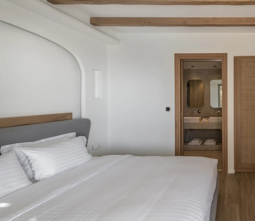 GRAND, SUITE, OUTDOOR JETTED TUB