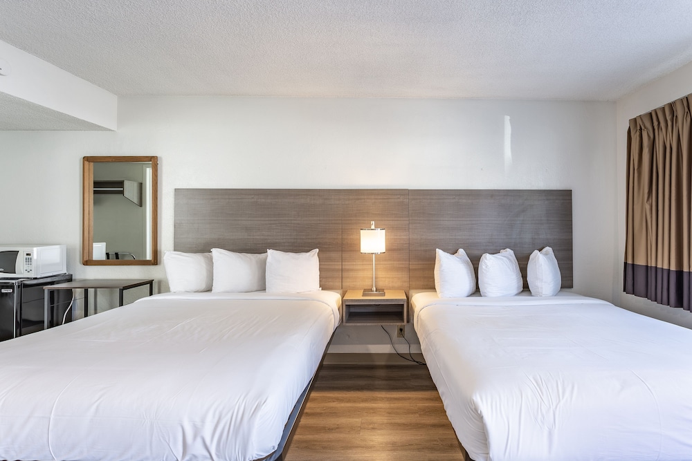 Coastal Breeze Inn Morro Bay Ca 28/47