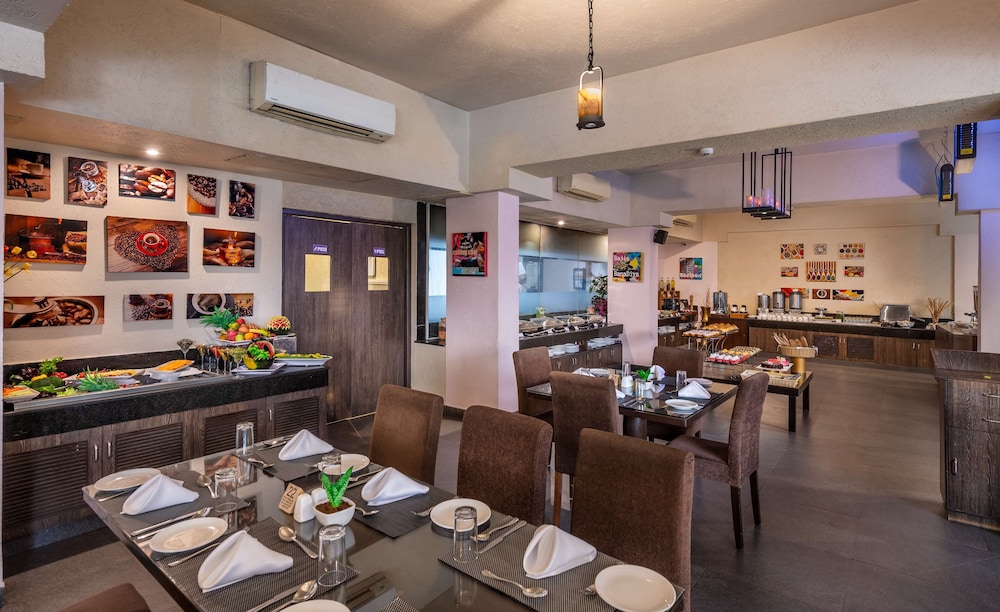 Golden Tulip Candolim Goa 51/77