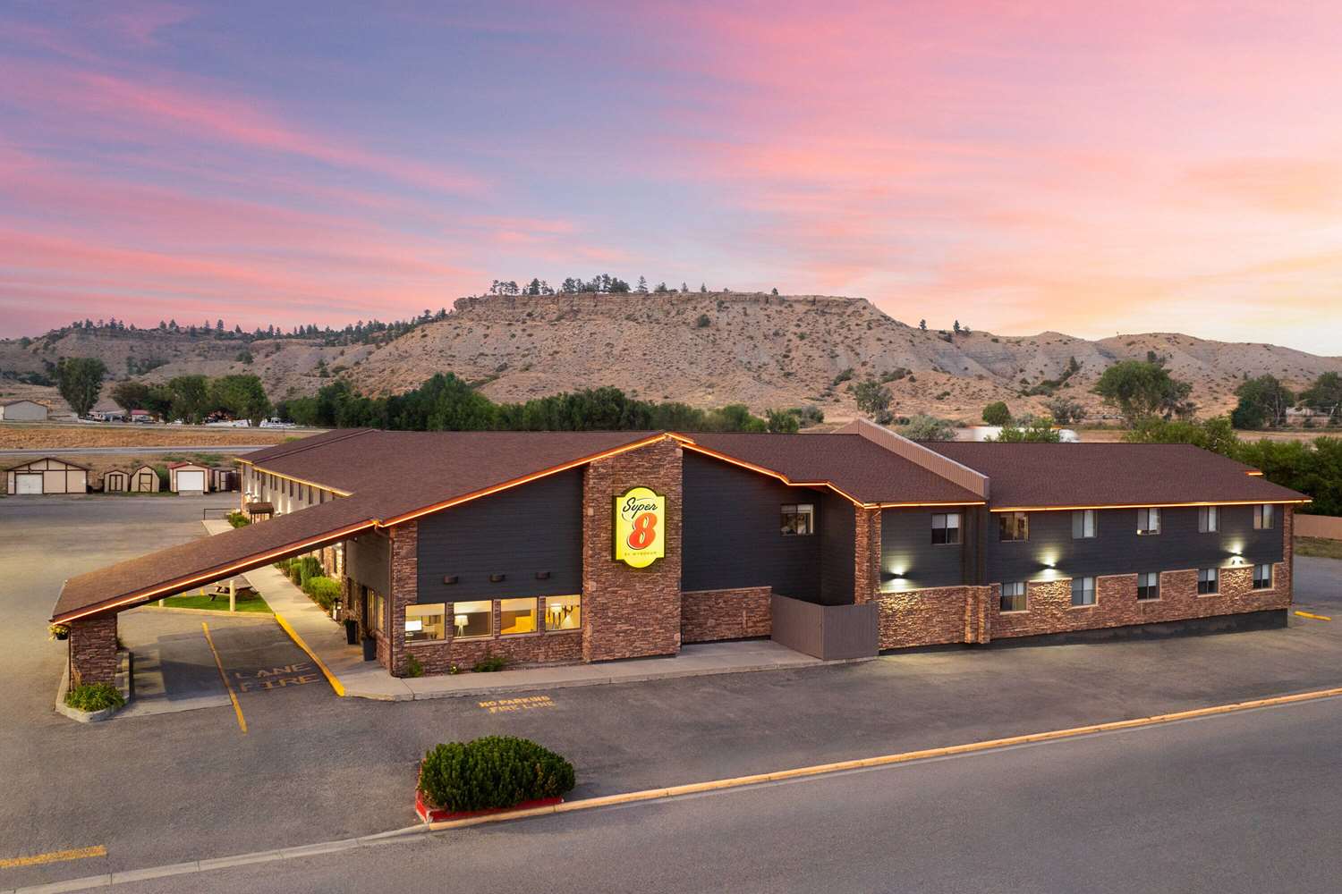 Super 8 by Wyndham Columbus MT 1/23