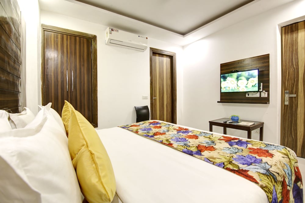 Hotel Chanakya Inn 13/38
