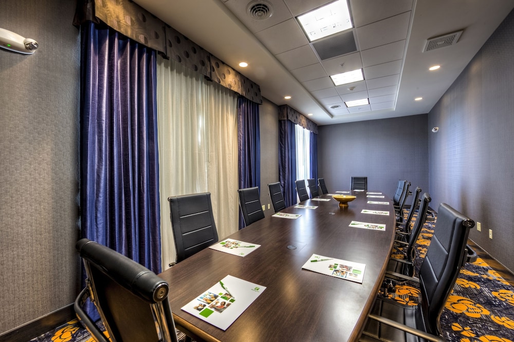 Holiday Inn Express Richmond by IHG 48/51