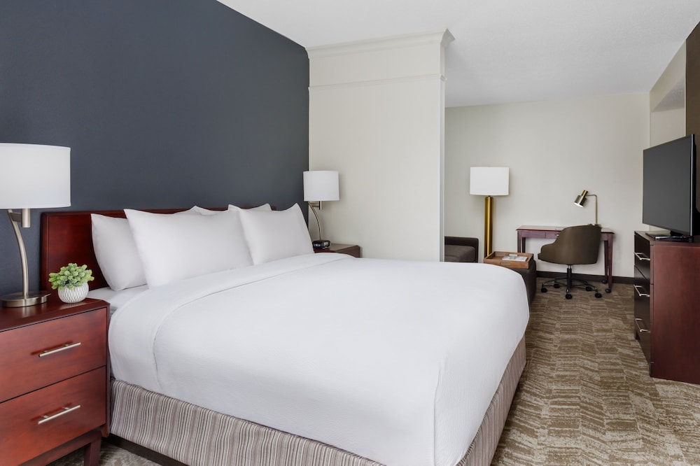 Room at SPRINGHILL SUITES MANCHESTER BOSTON REGIONAL AIRPORT, MANCHESTER - NH
