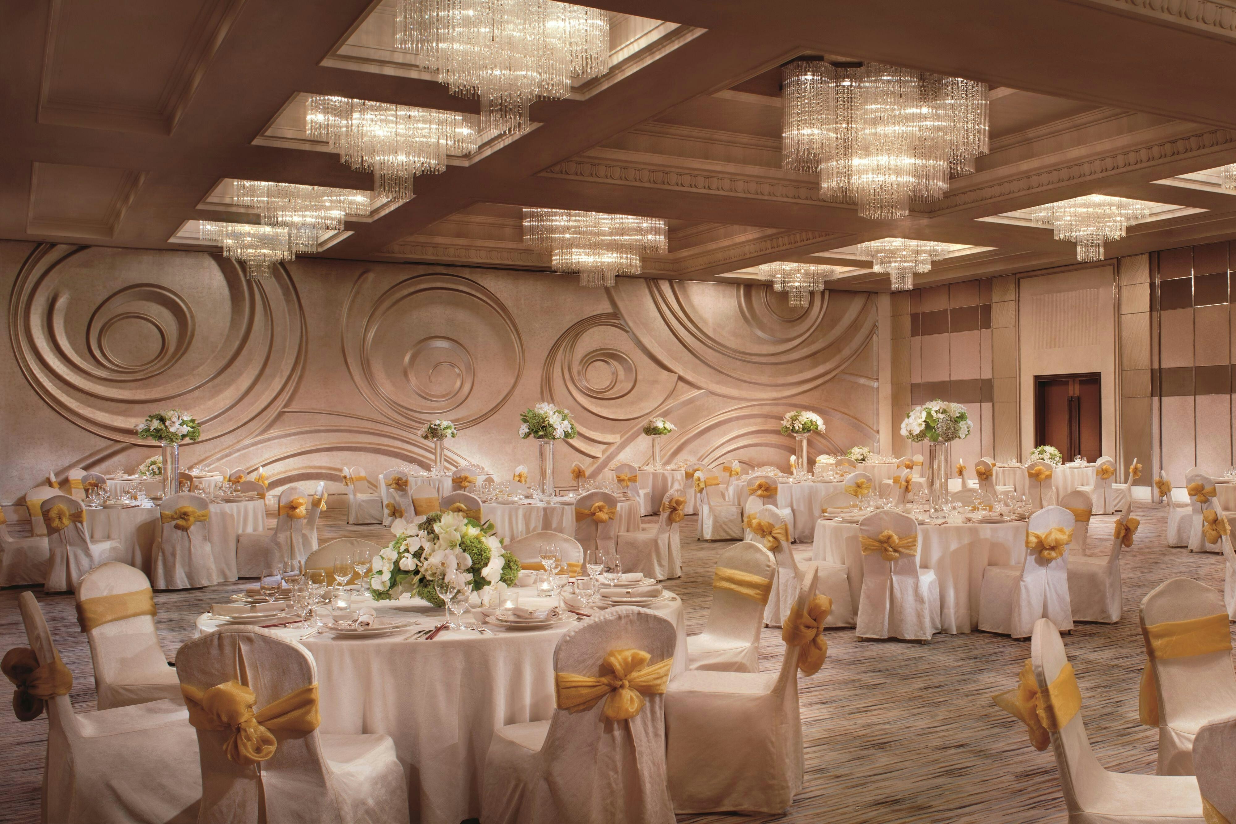 Portman Ritz Carlton 30/43
