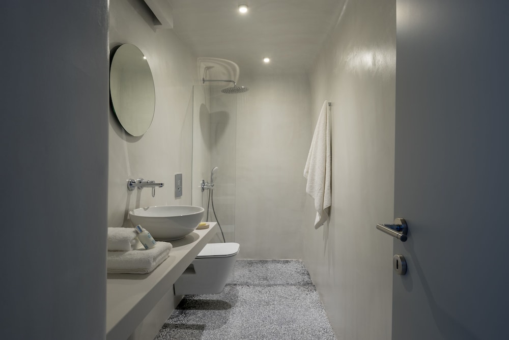 Echoes Luxury Suites By Canvas - Adults Only 50/50