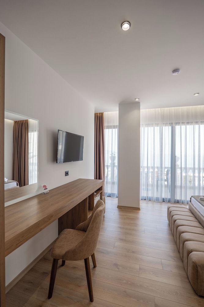 Hotel Keos 48/68