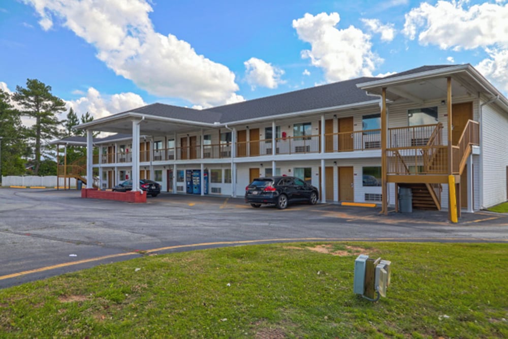 Economy Inn by OYO Ashburn I-75 43/54