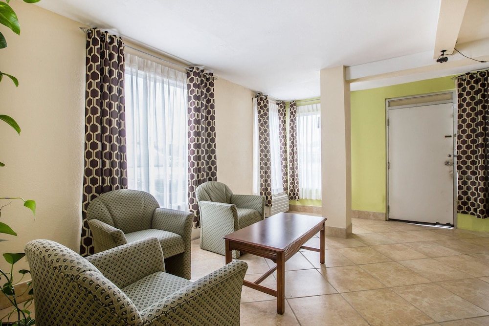 Rodeway Inn Laurens SC 15/24