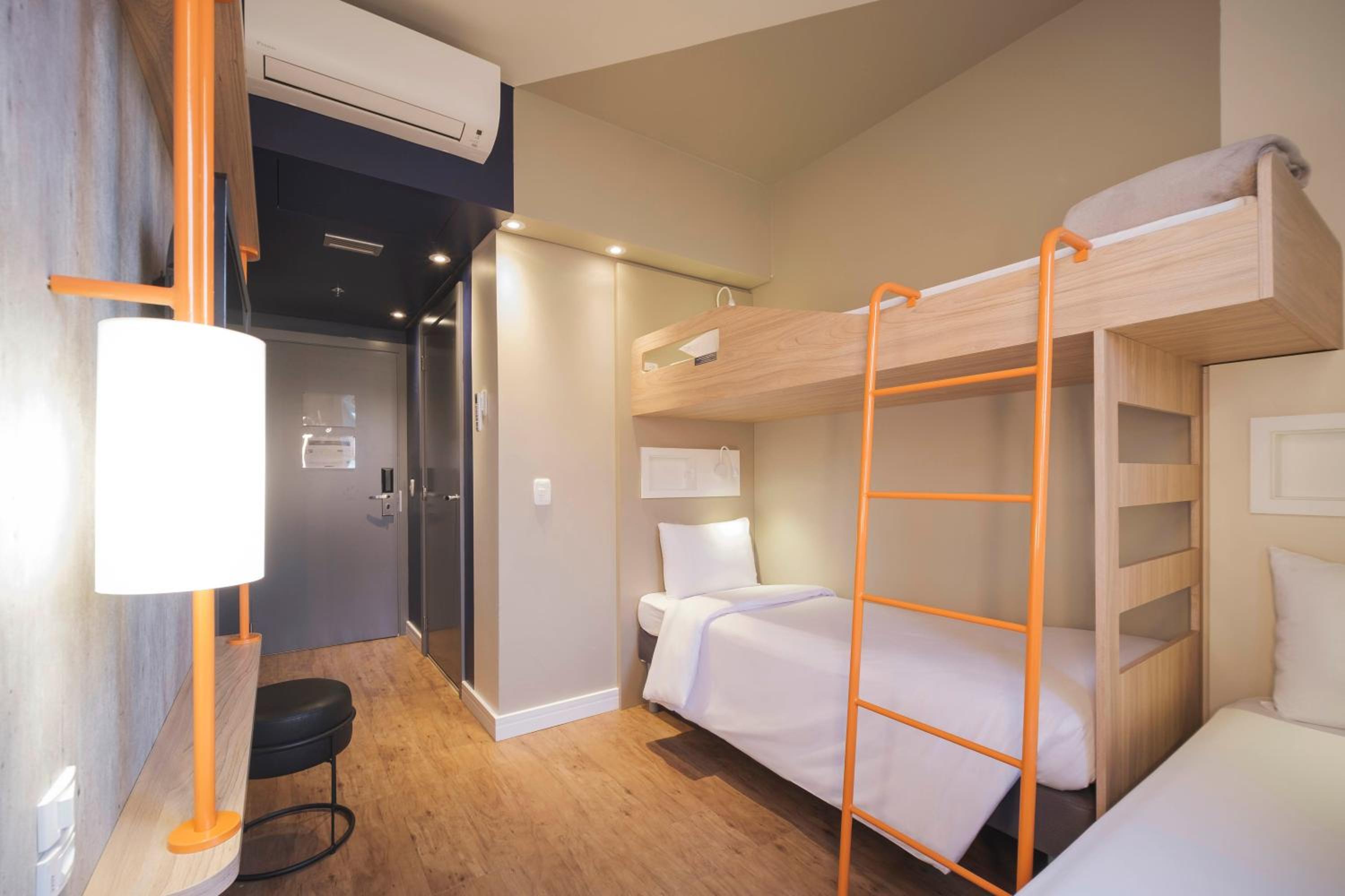 شقة ثلاثية، ibis Budget Farroupilha 4/5