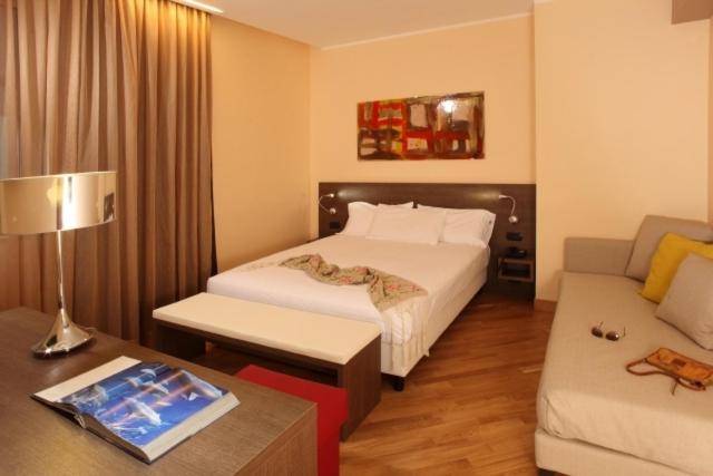 Room, Triple