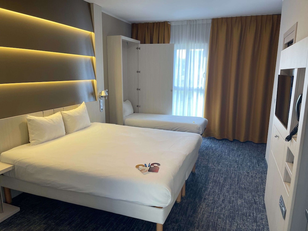 IBIS STYLES NIVELLES 12/73