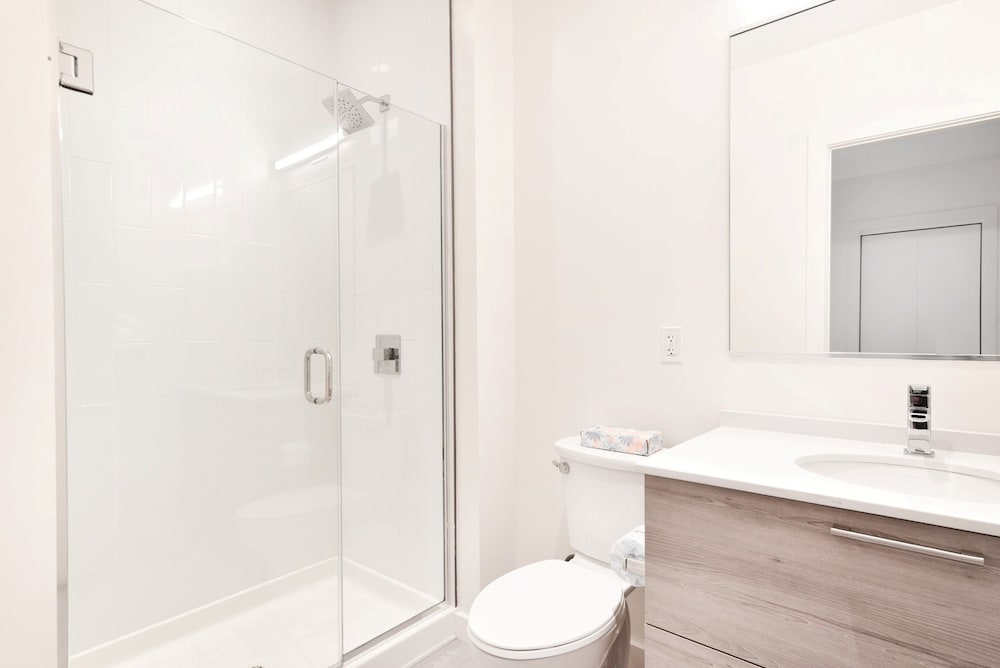 Global Luxury Suites Downtown Boston 64/68