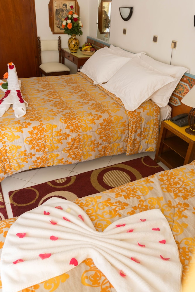 Hotel Sindibad 32/64
