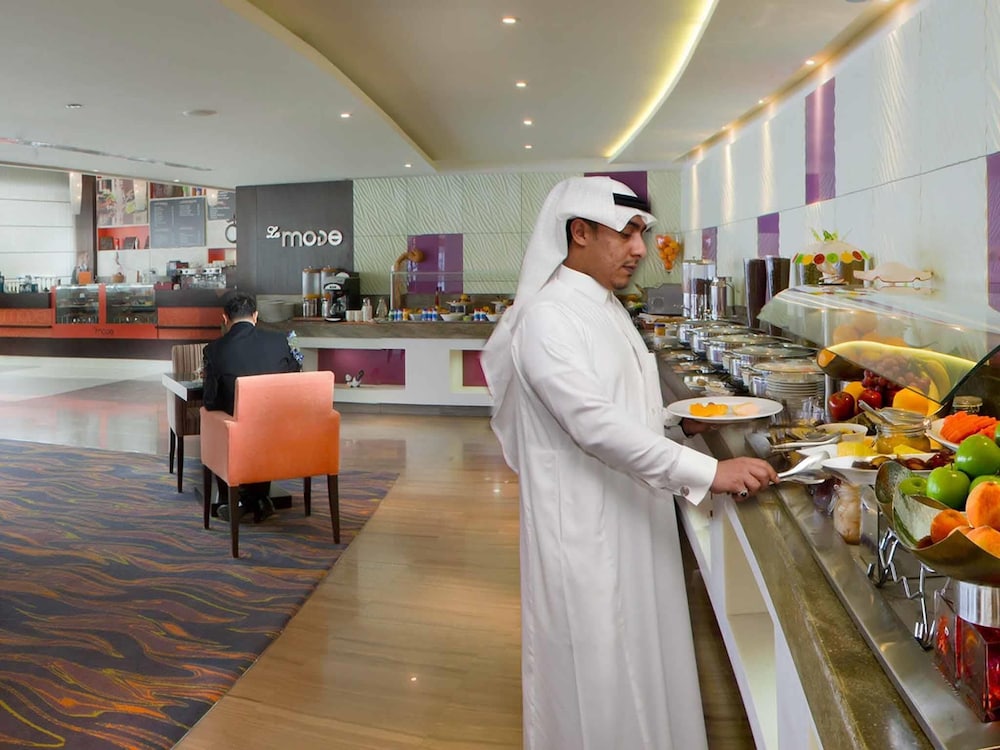 أجنحة نوفوتيل الرياض العليا(Novotel Suites Olaya Riyadh) 18/61