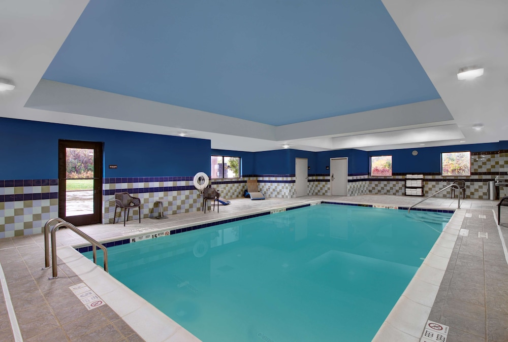 Hampton Inn & Suites Syracuse Dewitt 21/34