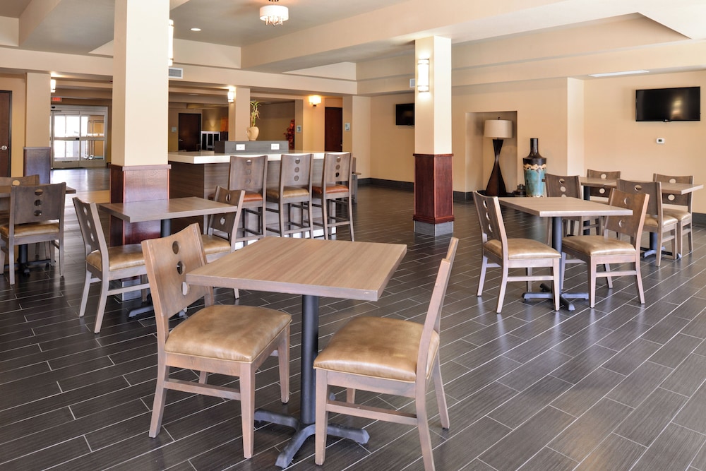 Holiday Inn And Suites Globe 39/55
