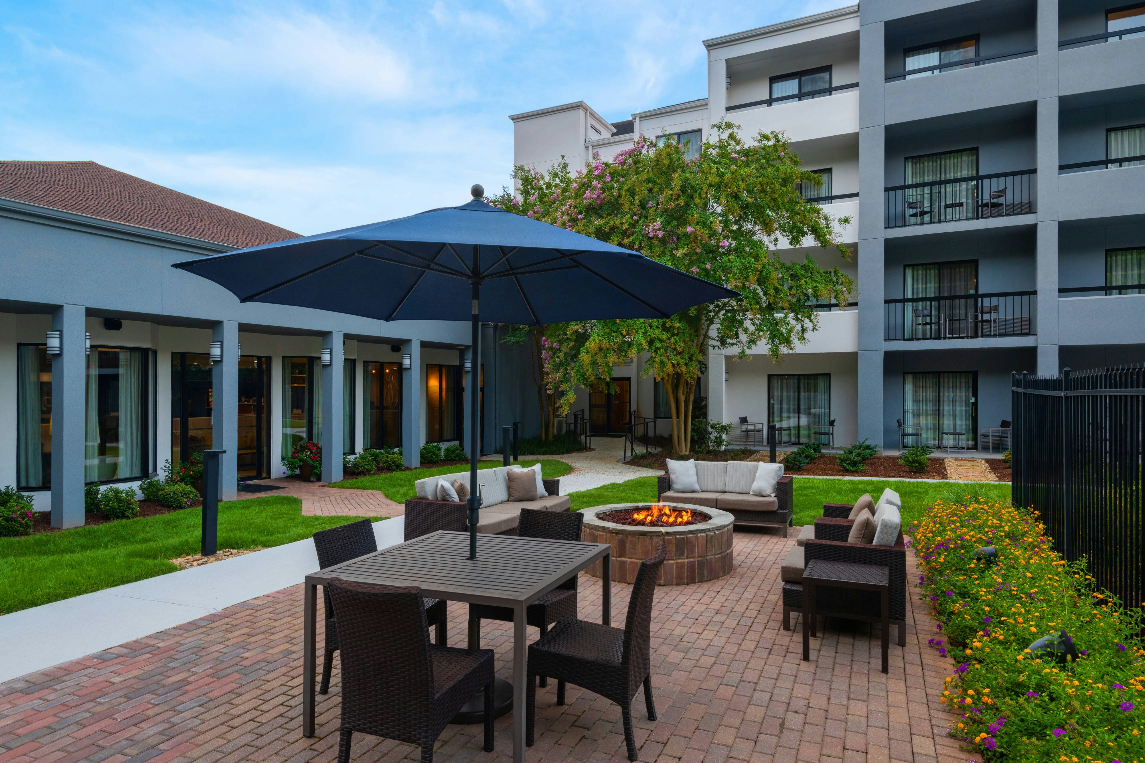 Courtyard By Marriott Atlanta Perimeter Center 9/9
