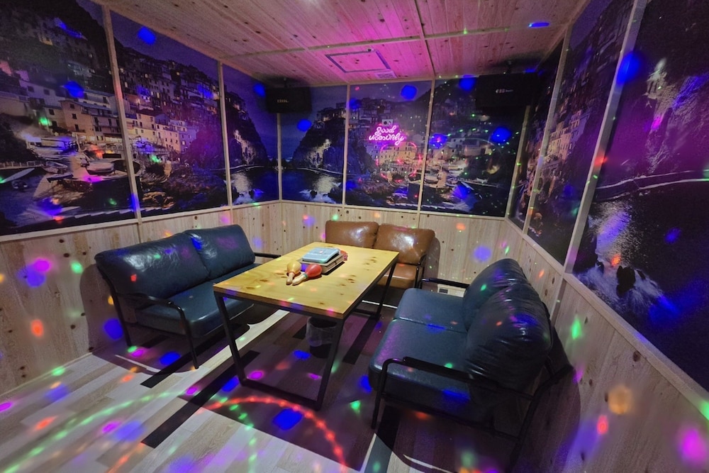Galaxy Hotel 72/78