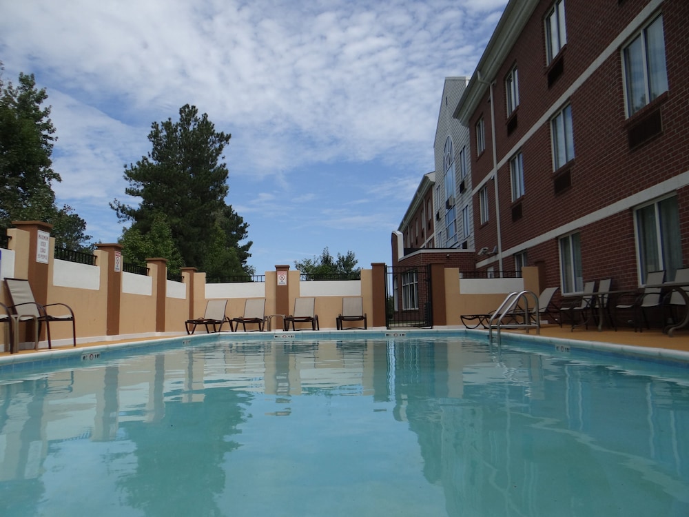 Holiday Inn Express Hotel And Suites Salisbury Delmar 38/68