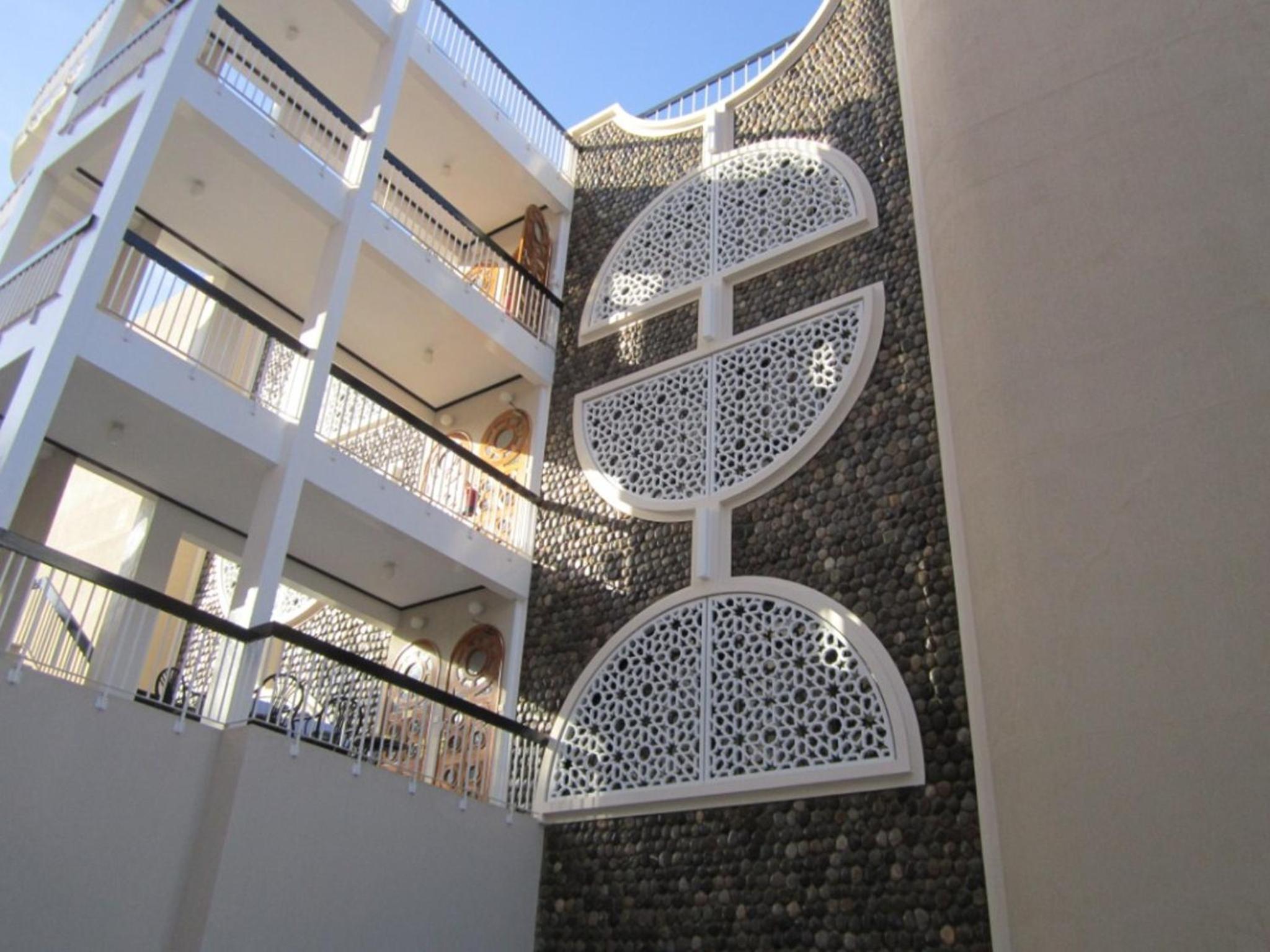 Qurum Beach Hotel 2/33