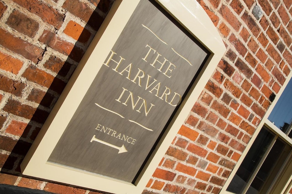 The Harvard Inn 19/38