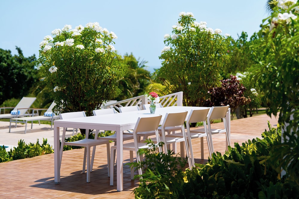 Mount Nevis Hotel and Beach Club 9/72