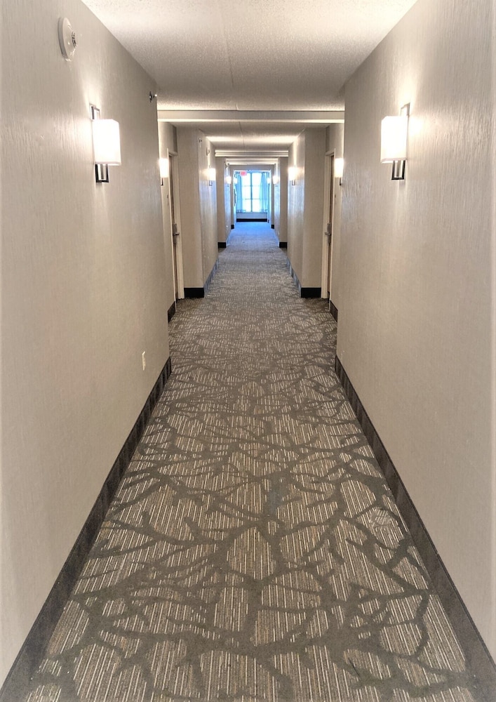 Wingate by Wyndham Erie 46/53