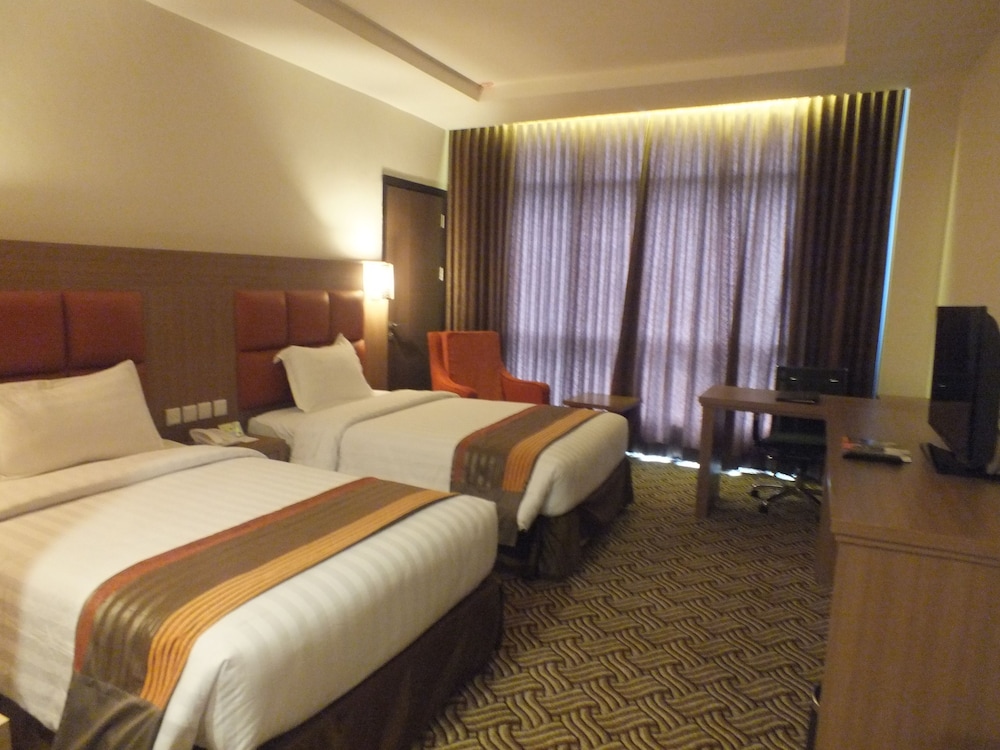 Cavinton Hotel 14/72