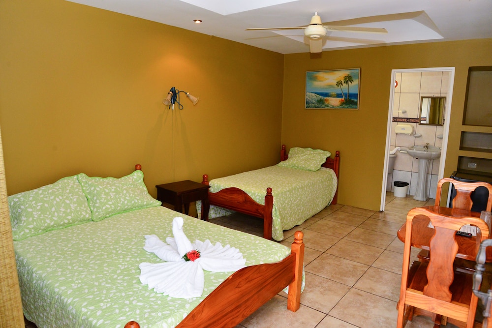 LE PRISS HOTEL 27/63