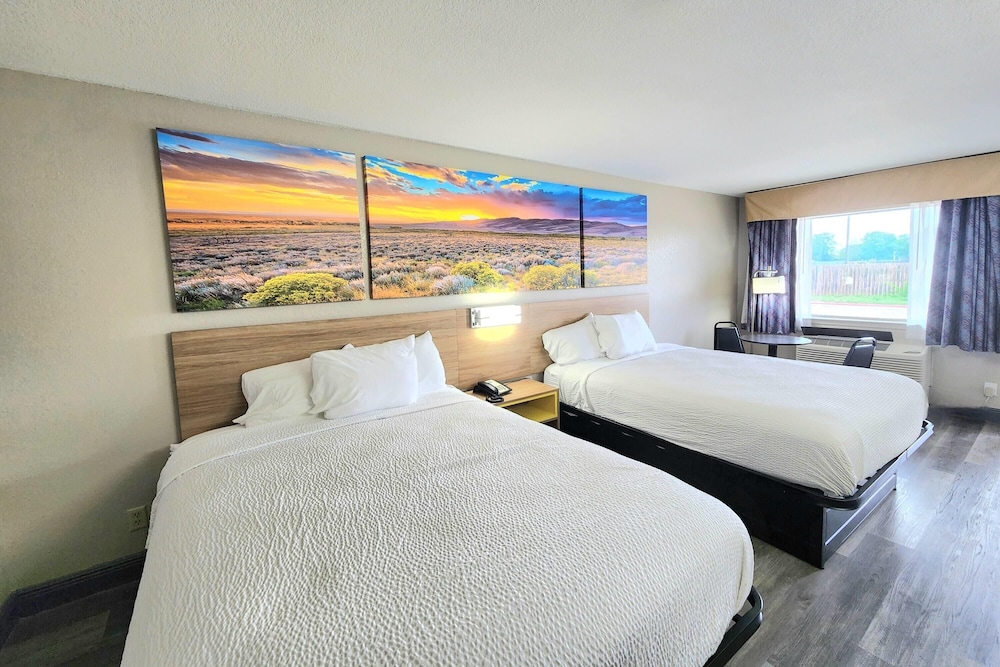 STANDARD, 2 QUEEN BEDS