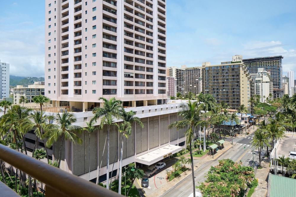 Waikiki Malia in HONOLULU - HI
