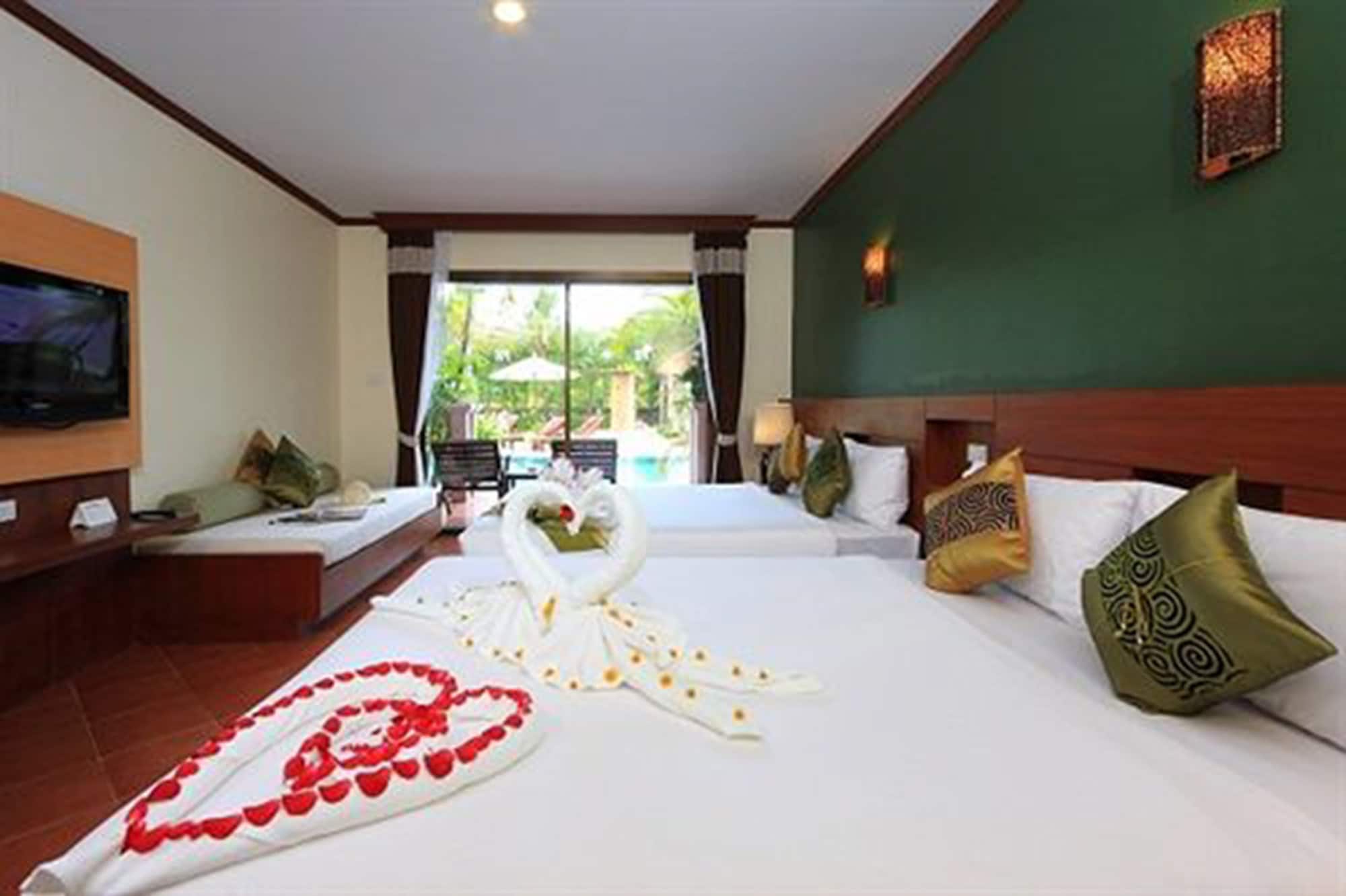 Deluxe, 1 Double and 1 Single Bed, Pool View, Courtyard Area
