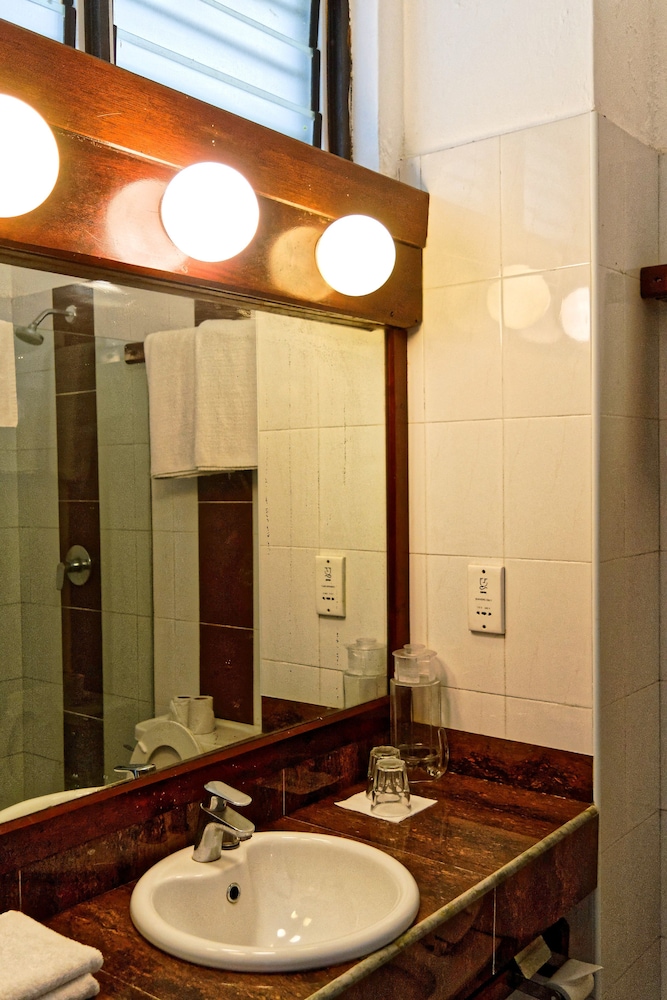 Kaskazi Beach Hotel 35/36