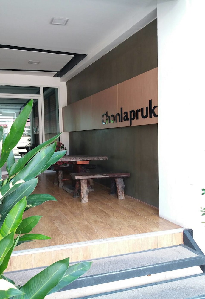 Chonlapruk Lakeside Hotel 17/56