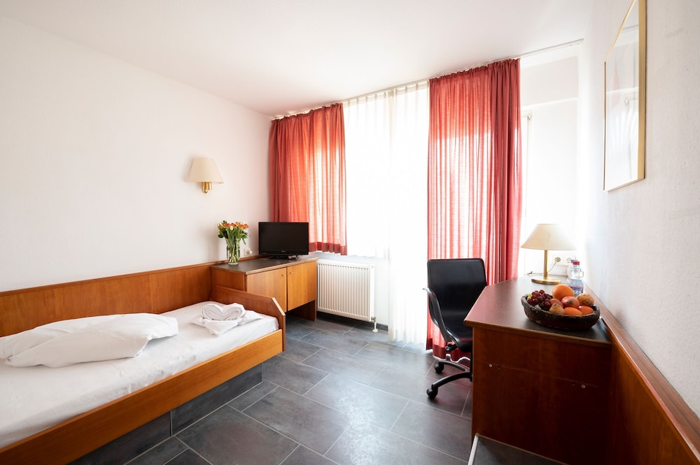 Hotel Astoria Am Urachplatz 24/67