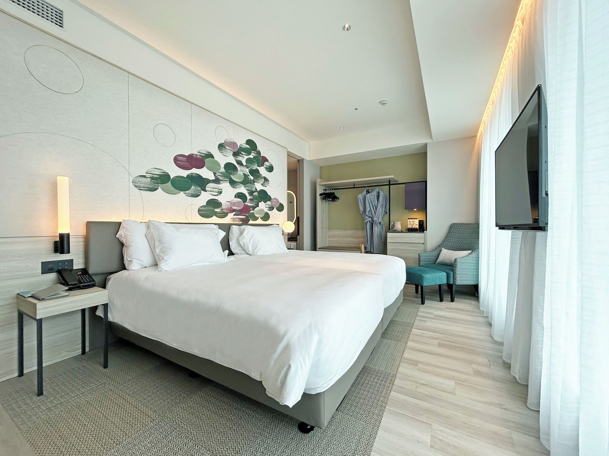 Deluxe Twin Room - Rei Premium Floor / 10-25F