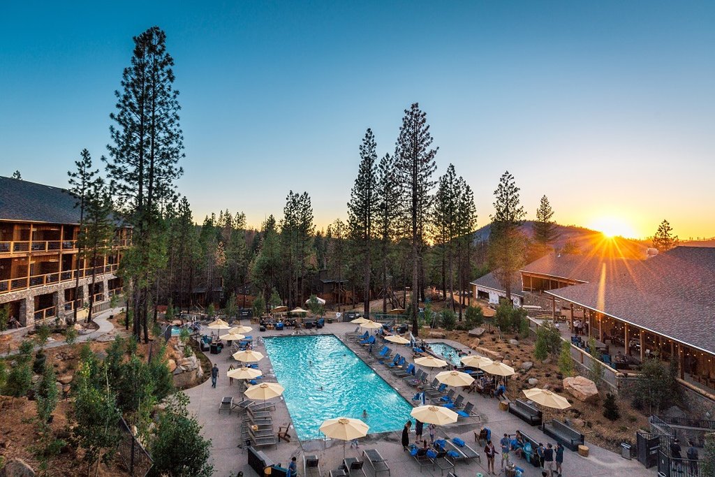 Rush Creek Lodge at Yosemite 21/23