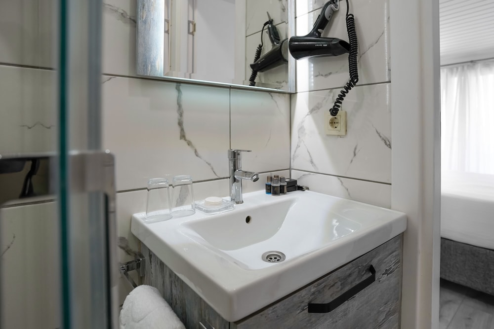 Faros Taksim Hotel 64/66