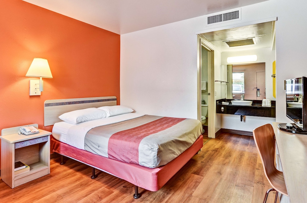 Motel6 Pittsburgh, PA - Crafton 23/50