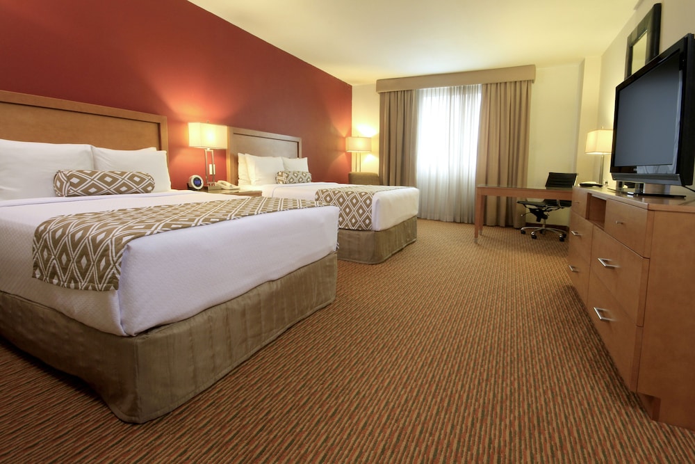غرفة قياسية بسرير مزدوج، CROWNE PLAZA MONTERREY AEROPUERTO 3/9