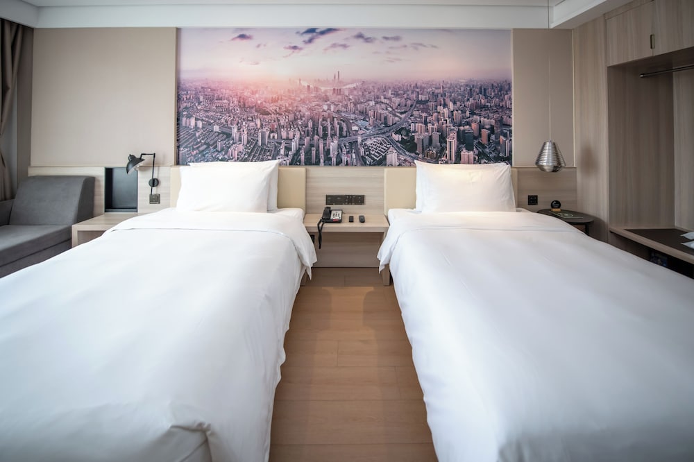 DELUXE, TWIN BEDS