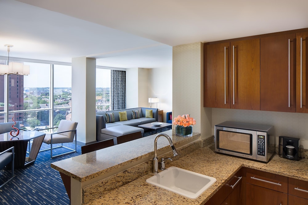 Hyatt Regency Baltimore 43/77